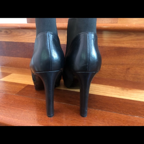 Via Spiga black leather ankle booties, size 10.5 - Picture 7 of 10